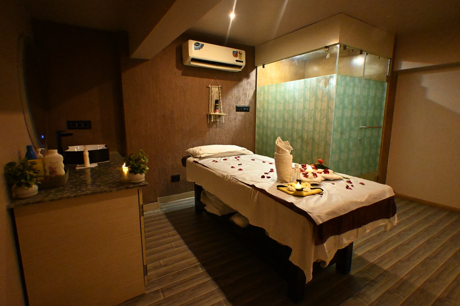 spa in Wakad